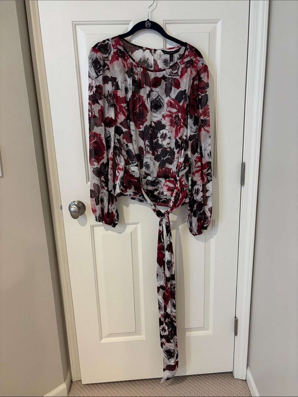 White House Black Market Red, Black & White Floral Tie-Front Blouse